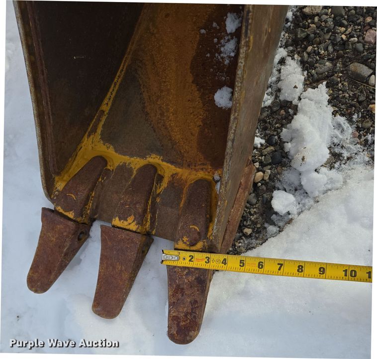 image for item ER5094 John Deere backhoe bucket