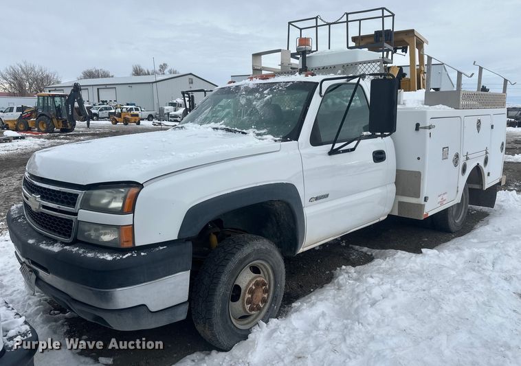 image for item ER5095 2007 Chevrolet Silverado 3500 utility bed pickup truck