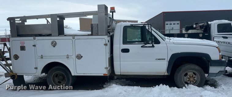 image for item ER5095 2007 Chevrolet Silverado 3500 utility bed pickup truck