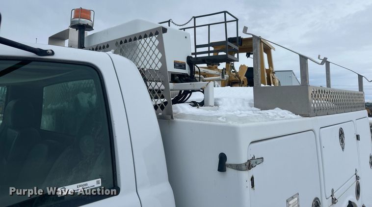 image for item ER5095 2007 Chevrolet Silverado 3500 utility bed pickup truck