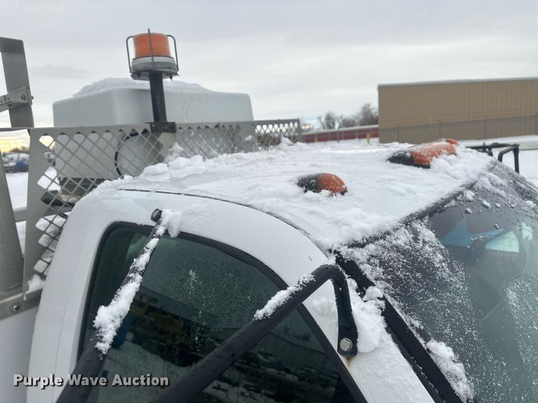 image for item ER5095 2007 Chevrolet Silverado 3500 utility bed pickup truck