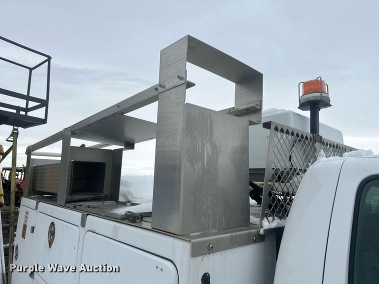 image for item ER5095 2007 Chevrolet Silverado 3500 utility bed pickup truck