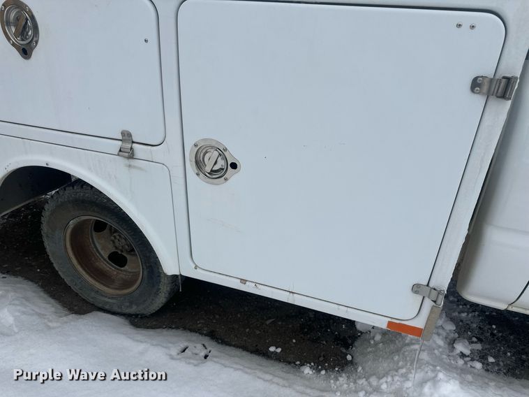 image for item ER5095 2007 Chevrolet Silverado 3500 utility bed pickup truck