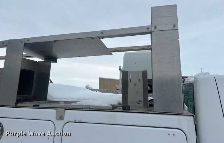 image for item ER5095 2007 Chevrolet Silverado 3500 utility bed pickup truck