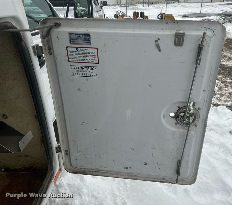 image for item ER5095 2007 Chevrolet Silverado 3500 utility bed pickup truck