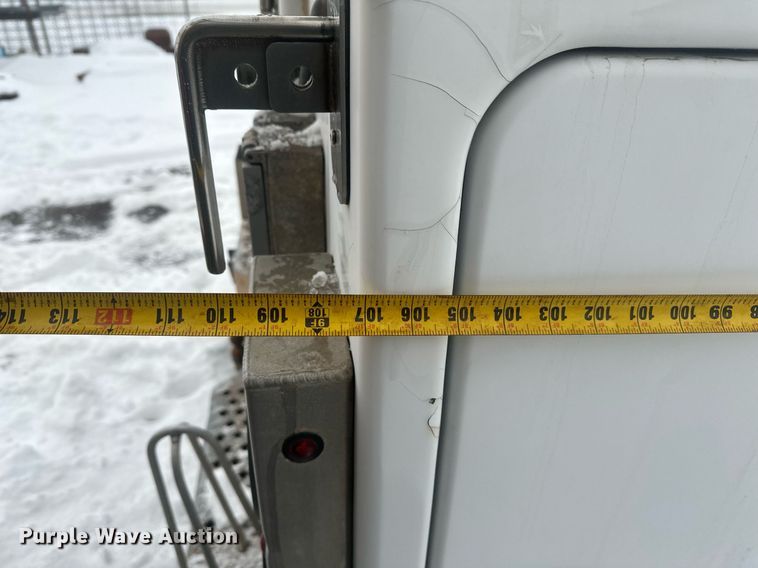 image for item ER5095 2007 Chevrolet Silverado 3500 utility bed pickup truck