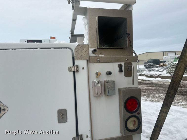 image for item ER5095 2007 Chevrolet Silverado 3500 utility bed pickup truck