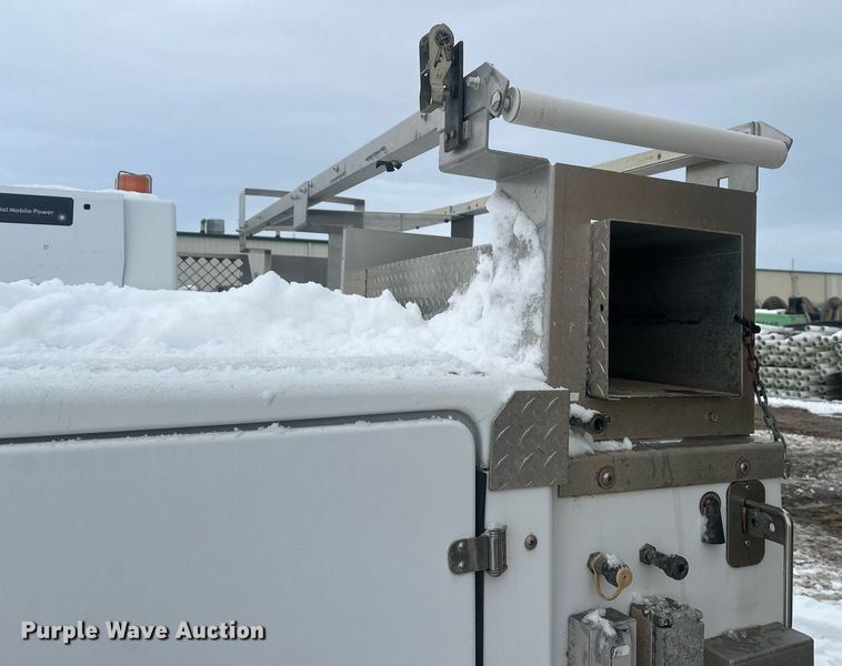 image for item ER5095 2007 Chevrolet Silverado 3500 utility bed pickup truck