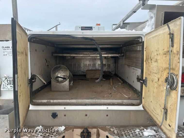 image for item ER5095 2007 Chevrolet Silverado 3500 utility bed pickup truck