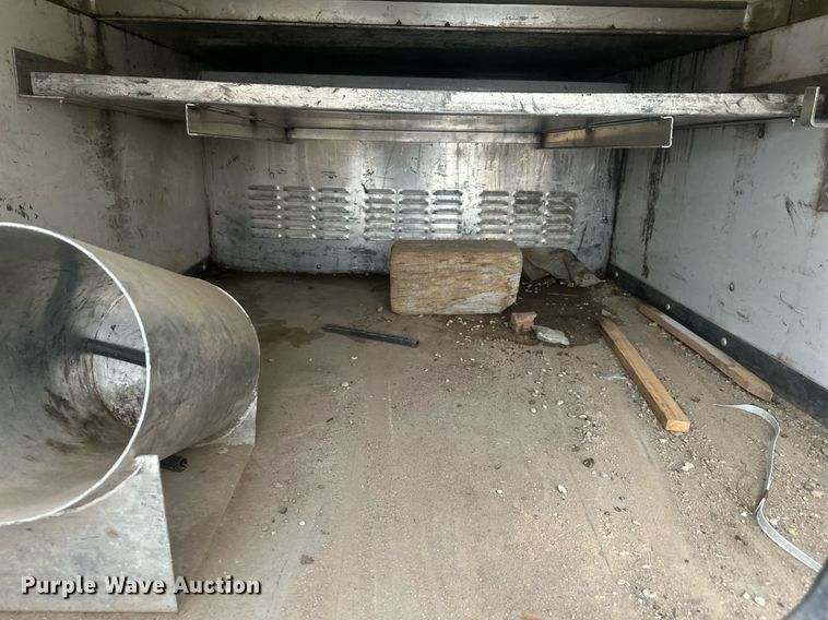 image for item ER5095 2007 Chevrolet Silverado 3500 utility bed pickup truck