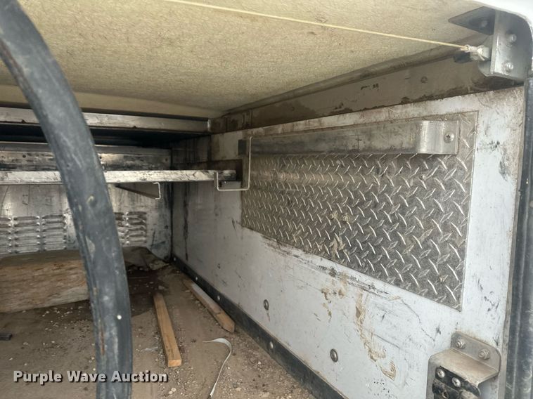 image for item ER5095 2007 Chevrolet Silverado 3500 utility bed pickup truck