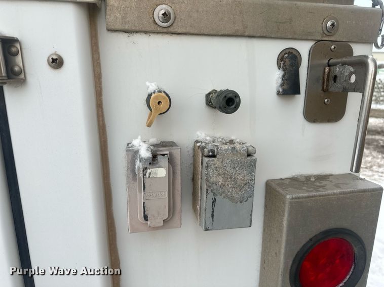 image for item ER5095 2007 Chevrolet Silverado 3500 utility bed pickup truck