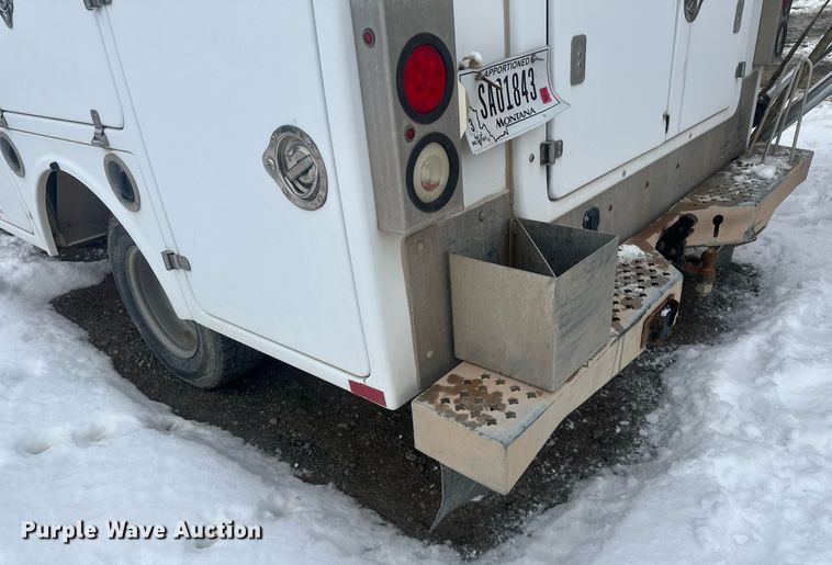 image for item ER5095 2007 Chevrolet Silverado 3500 utility bed pickup truck