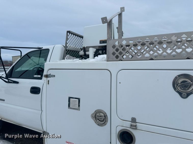 image for item ER5095 2007 Chevrolet Silverado 3500 utility bed pickup truck