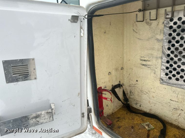 image for item ER5095 2007 Chevrolet Silverado 3500 utility bed pickup truck