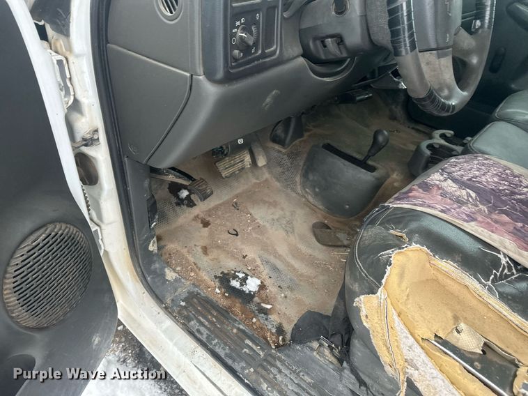 image for item ER5095 2007 Chevrolet Silverado 3500 utility bed pickup truck