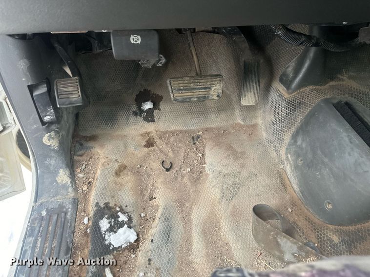 image for item ER5095 2007 Chevrolet Silverado 3500 utility bed pickup truck