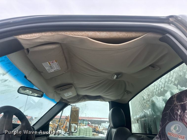 image for item ER5095 2007 Chevrolet Silverado 3500 utility bed pickup truck