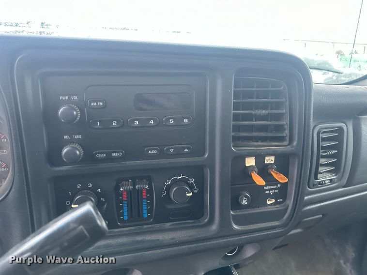 image for item ER5095 2007 Chevrolet Silverado 3500 utility bed pickup truck