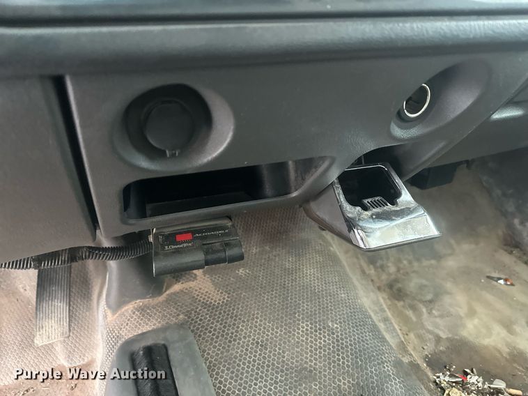 image for item ER5095 2007 Chevrolet Silverado 3500 utility bed pickup truck