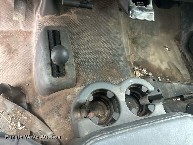 image for item ER5095 2007 Chevrolet Silverado 3500 utility bed pickup truck