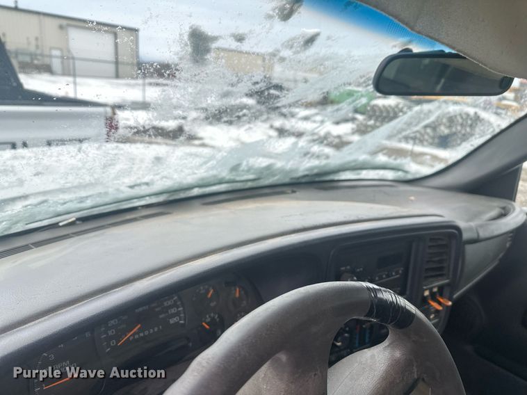 image for item ER5095 2007 Chevrolet Silverado 3500 utility bed pickup truck