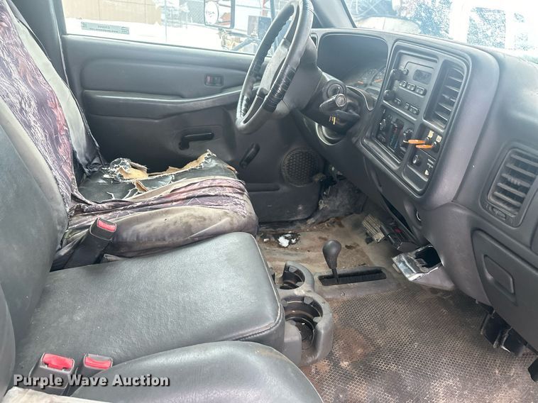 image for item ER5095 2007 Chevrolet Silverado 3500 utility bed pickup truck