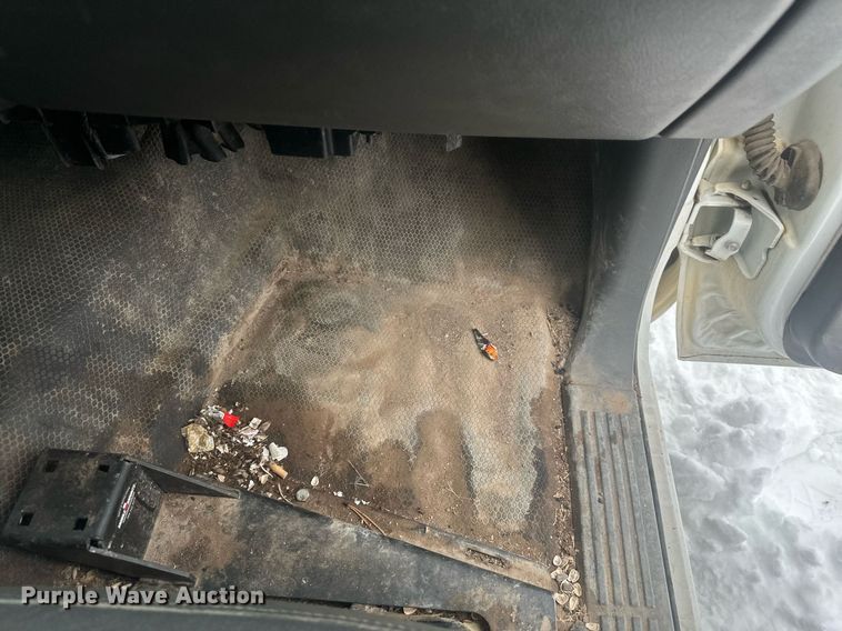 image for item ER5095 2007 Chevrolet Silverado 3500 utility bed pickup truck