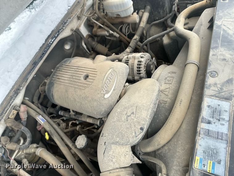 image for item ER5095 2007 Chevrolet Silverado 3500 utility bed pickup truck