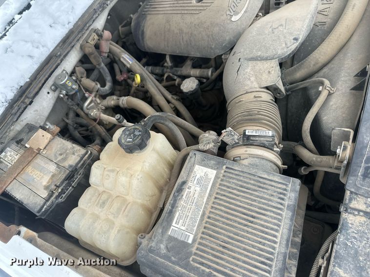 image for item ER5095 2007 Chevrolet Silverado 3500 utility bed pickup truck