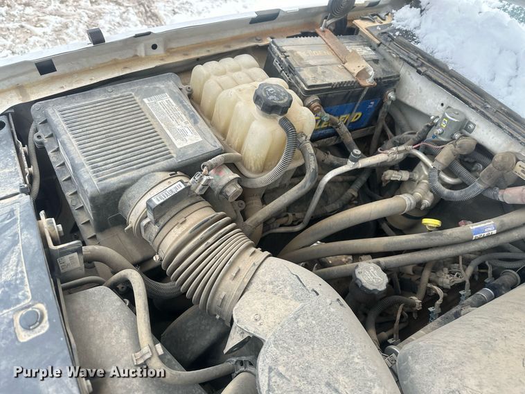 image for item ER5095 2007 Chevrolet Silverado 3500 utility bed pickup truck