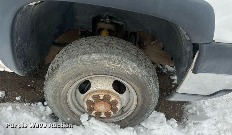 image for item ER5095 2007 Chevrolet Silverado 3500 utility bed pickup truck