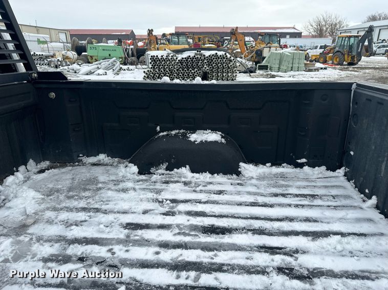 image for item ER5096 2019 Chevrolet Silverado 1500 Double Cab pickup truck