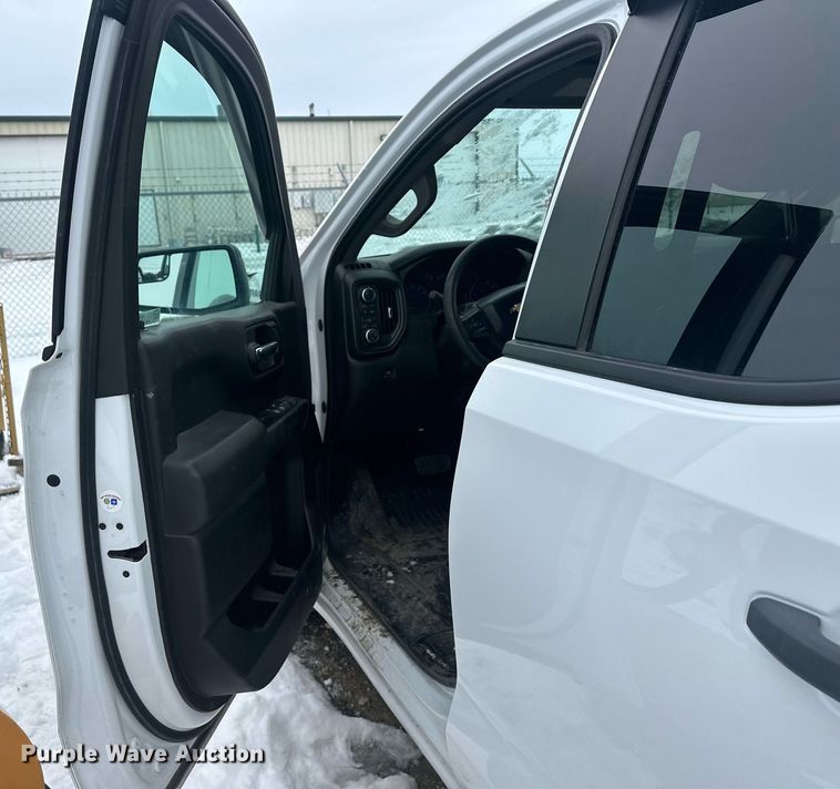 image for item ER5096 2019 Chevrolet Silverado 1500 Double Cab pickup truck