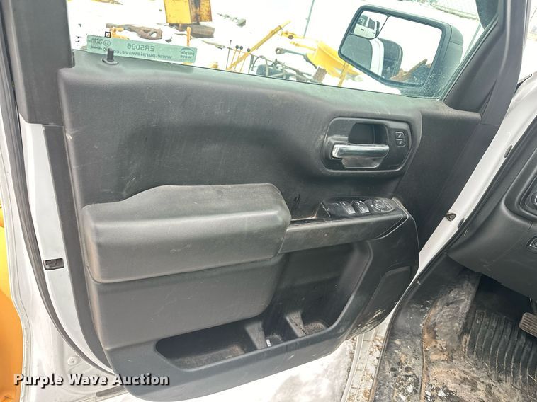 image for item ER5096 2019 Chevrolet Silverado 1500 Double Cab pickup truck