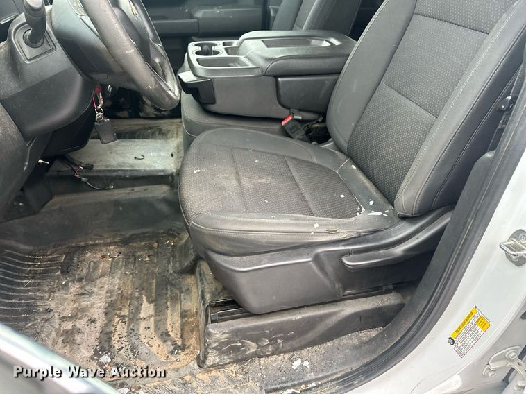 image for item ER5096 2019 Chevrolet Silverado 1500 Double Cab pickup truck