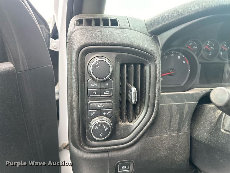 image for item ER5096 2019 Chevrolet Silverado 1500 Double Cab pickup truck