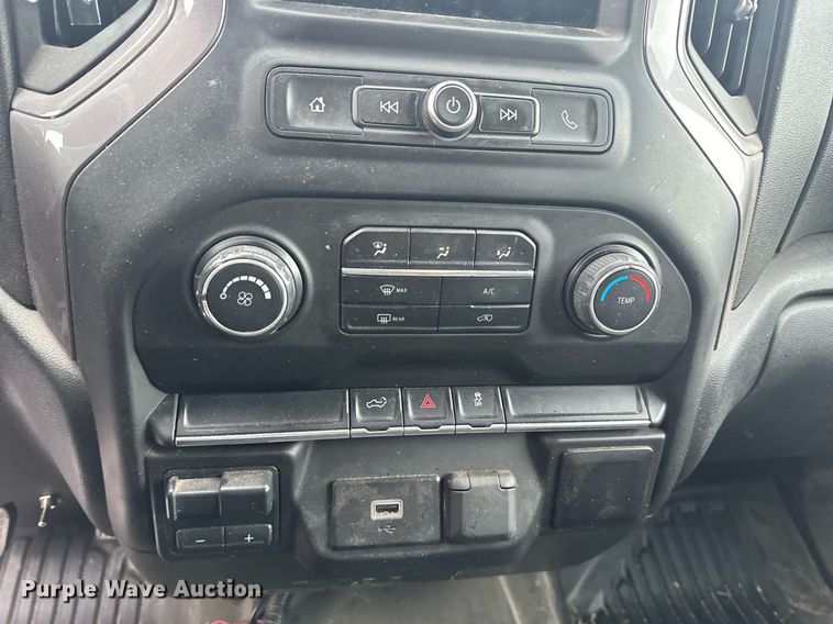 image for item ER5096 2019 Chevrolet Silverado 1500 Double Cab pickup truck