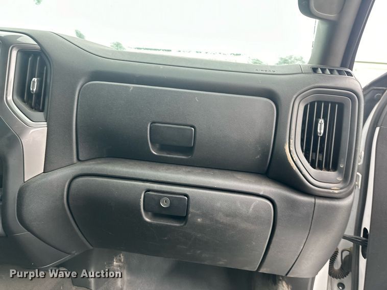 image for item ER5096 2019 Chevrolet Silverado 1500 Double Cab pickup truck