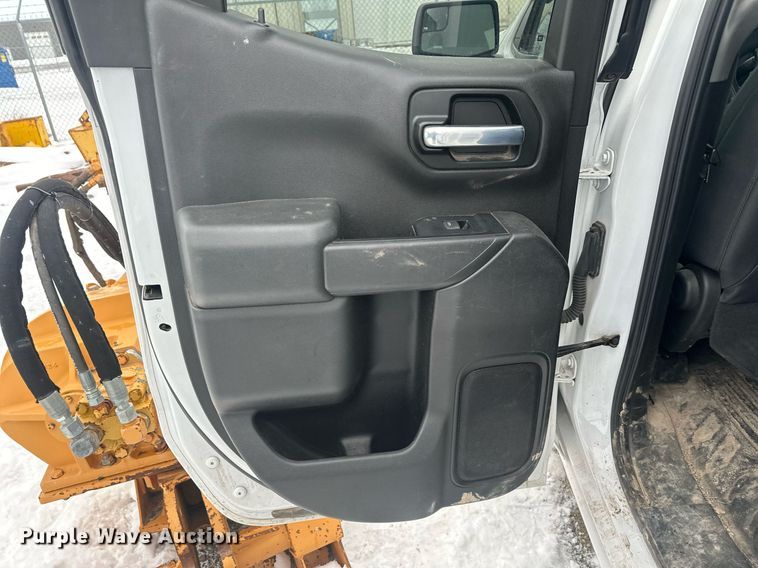 image for item ER5096 2019 Chevrolet Silverado 1500 Double Cab pickup truck