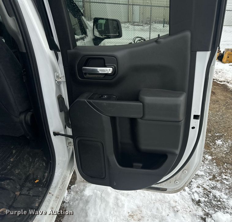 image for item ER5096 2019 Chevrolet Silverado 1500 Double Cab pickup truck