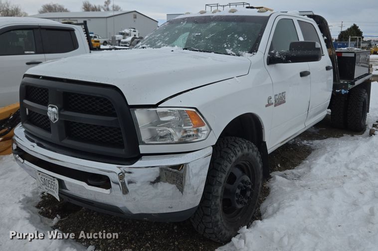 image for item ER5097 2015 Dodge Ram 3500 Crew Cab flatbed pickup truck