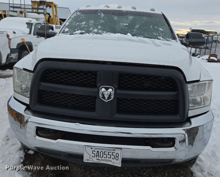 image for item ER5097 2015 Dodge Ram 3500 Crew Cab flatbed pickup truck