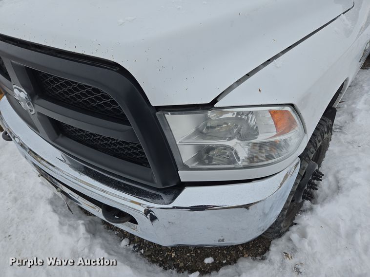 image for item ER5097 2015 Dodge Ram 3500 Crew Cab flatbed pickup truck