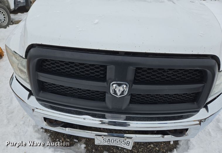 image for item ER5097 2015 Dodge Ram 3500 Crew Cab flatbed pickup truck