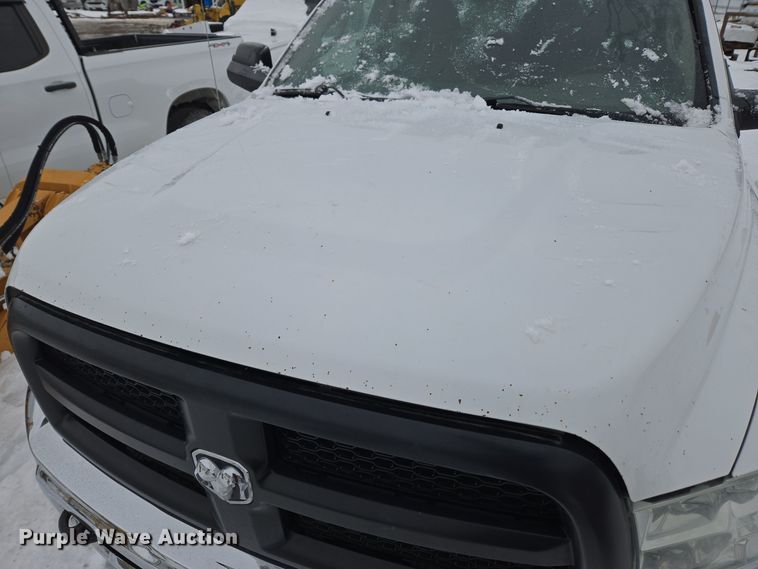 image for item ER5097 2015 Dodge Ram 3500 Crew Cab flatbed pickup truck