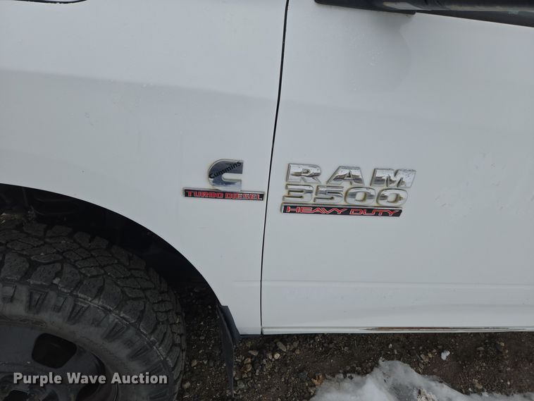 image for item ER5097 2015 Dodge Ram 3500 Crew Cab flatbed pickup truck