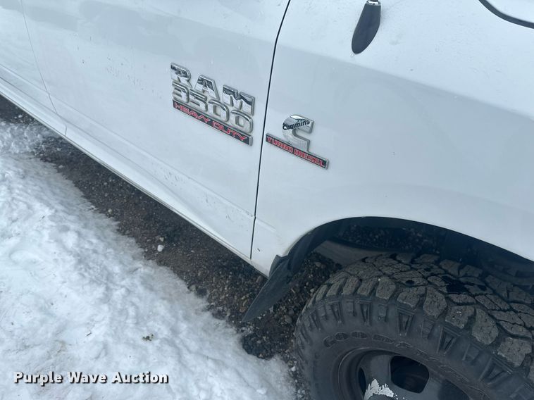 image for item ER5097 2015 Dodge Ram 3500 Crew Cab flatbed pickup truck