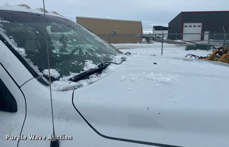 image for item ER5097 2015 Dodge Ram 3500 Crew Cab flatbed pickup truck