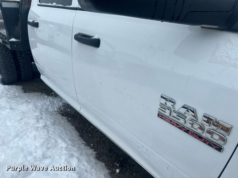 image for item ER5097 2015 Dodge Ram 3500 Crew Cab flatbed pickup truck